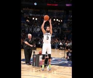 Le vainqueur de ce concours à 3 points: Marco Belinelli