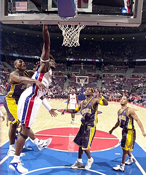 La faute d'Artest sur Wallace