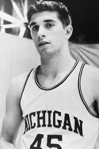 Avec Michigan, Rudy Tomjanovich a réalisé de grands matchs avec sa fac de Michigan (c) espn.go.com