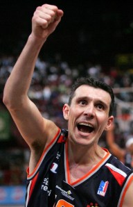 Laurent Sciarra, le bras droit levé (c) Reuters-Philippe Wojazer