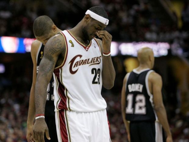 Lebron James, sweepé par les Spurs lors des Finales NBA en 2007 (c) usatoday