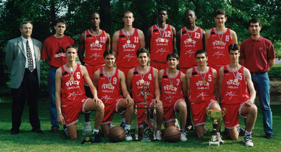 Aymeric Jeanneau avec les Cadets-94-95 de Cholet basket (c) Cholet Basket com