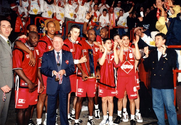 Aymeric Jeanneau, vainqueur Coupe de France en 1998 avec Cholet (c) cholet basket.com