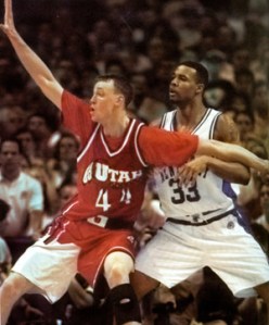 Ron Mercer en défense sur Keith Van Horn.