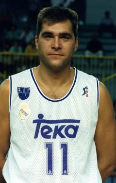 Arvydas Sabonis - Real Madrid (c) historiesdelessport
