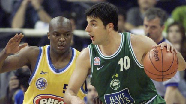Bodiroga face au Maccabi en Euroligue (c) Reuters