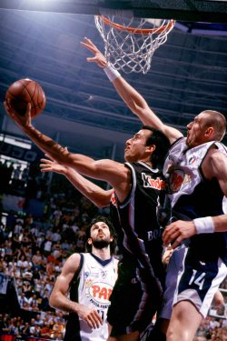Manu Ginobili, héro du Kinder Bologne face au Fortitudo en demi-finale de l'Euroligue 2001 (c) Roberto Serra - Iguana Press