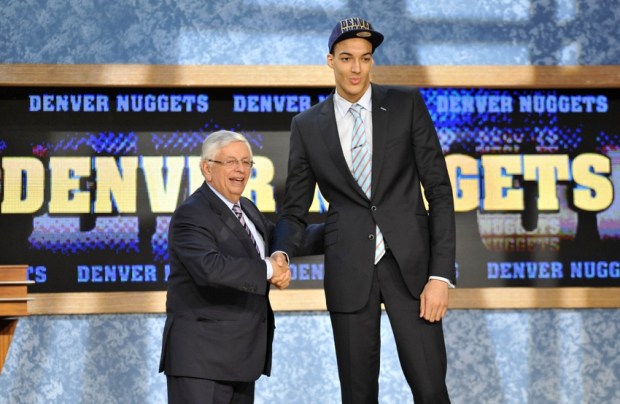 Rudy Gobert lors de la draft 2013 avec David Stern (c)  Joe Camporeale-USA TODAY Sports