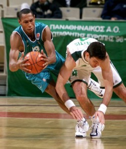 Boris Diaw, sous le maillot de Pau-Orthez, a été excellent dans le match 3 de la finale de Pro A (c) eurobasket.8m.com