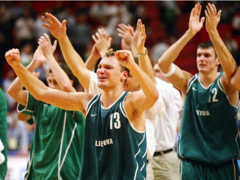 La joie de Jasikevicius et de la Lituanie après la demi-finale (c) Fiba Europe