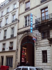 Entrée de l'Union des Jeunes Chrétiens de Paris au 14, rue de Trévise à Paris.