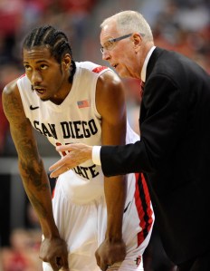 Kawhi Leonard avec son coach Steve Fisher à San Diego (c) Ethan Miller - Getty Images North America