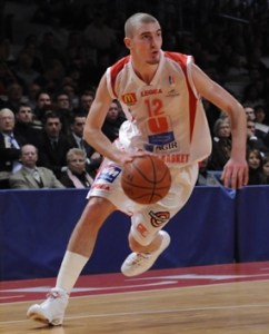 Nando De Colo au dribble (c) cholet-basket.com