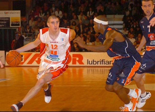 Nando de Colo au dribble (c) Georges Mesnager