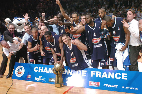 Roanne et Marc Salyers, champion de France 2007 (c) lnb.fr