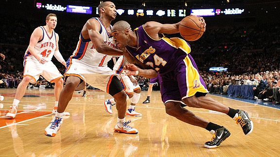 Kobe Bryant face aux Knicks au Madison Square Garden en 2009 (c) BUTLER - GETTY