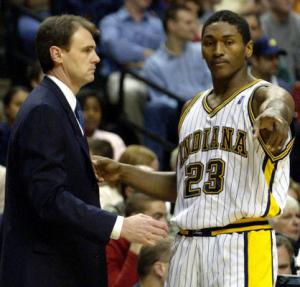 Ron Artest avec son coach des Pacers Rick Carlisle en decembre 2003 (c) DR