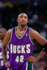Vin Baker en Novembre 96 lors d'un match face aux Warriors (c) Rocky Widner/NBAE Getty Images