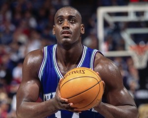 Anthony Mason aux Hornets (c) nba.com