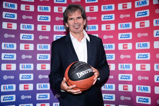 Claude Bergeaud avec ballon (c) Iconsport