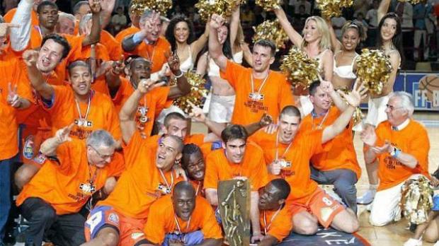 Le Mans vainqueur de la Coupe de France 2004 - Price en haut à gauche (c) Stéphane Geufroi