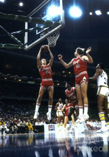 Mark Landsberger au rebond @ Chicago Tribune