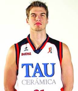 Tiago Splitter - Tau Vitoria (c) rakopedia.com