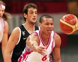 Alex Acker - Olympiakos 2 (c) Euroleague.net