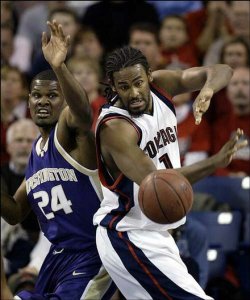 Ronny Turiaf - Gonzaga (c) Jeff T. Green - AP Photo
