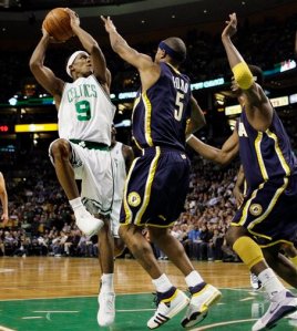 Rajon Rondo, auteur de so premier triple-double en NBA, face aux Pacers (c) AP Photo