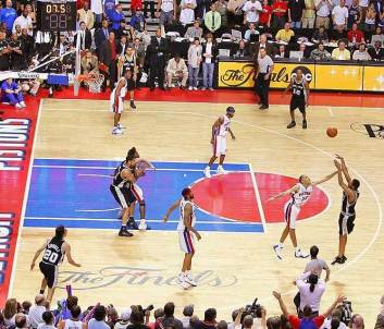 Robert-Horry-s-game-winner-vs-Pistons-san-antonio-spurs-8857740-666-571