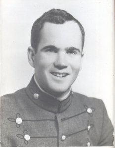 Pat Conroy sous l'uniforme de l'académie militaire de Citadel.