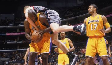 Lakers - Nets NBA Finals 2002 G1
