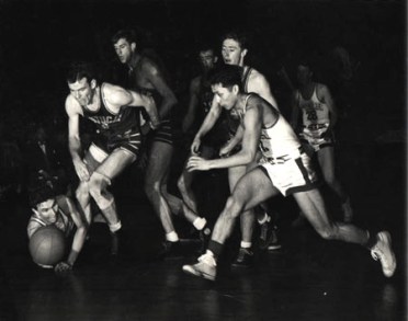 Wat Misaka avec les Utes en 1944