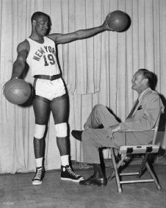 Nat Clifton et Joe Lapchick.