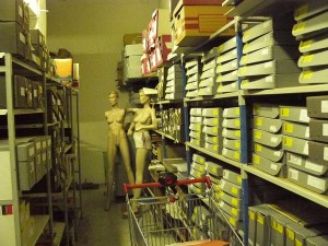 Couloir d'archives - cartons photos & autres documents