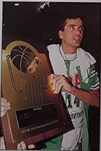 Paul Henderson, capitaine de l'Elan Béarnais. (c) Maxi-Basket