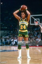 ecfc92fba39046a52a20754a52d61bf11c0cf172v2_hq