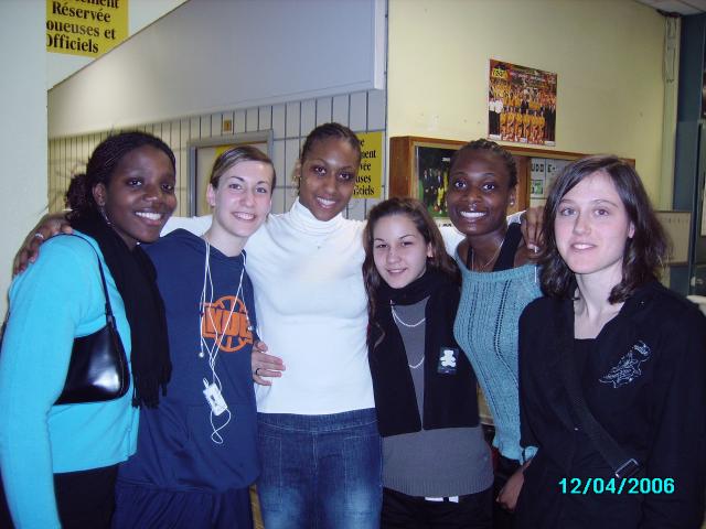 Sandrine et ses copines de l'INSEP . Source : ttps://usvo4.skyrock.com